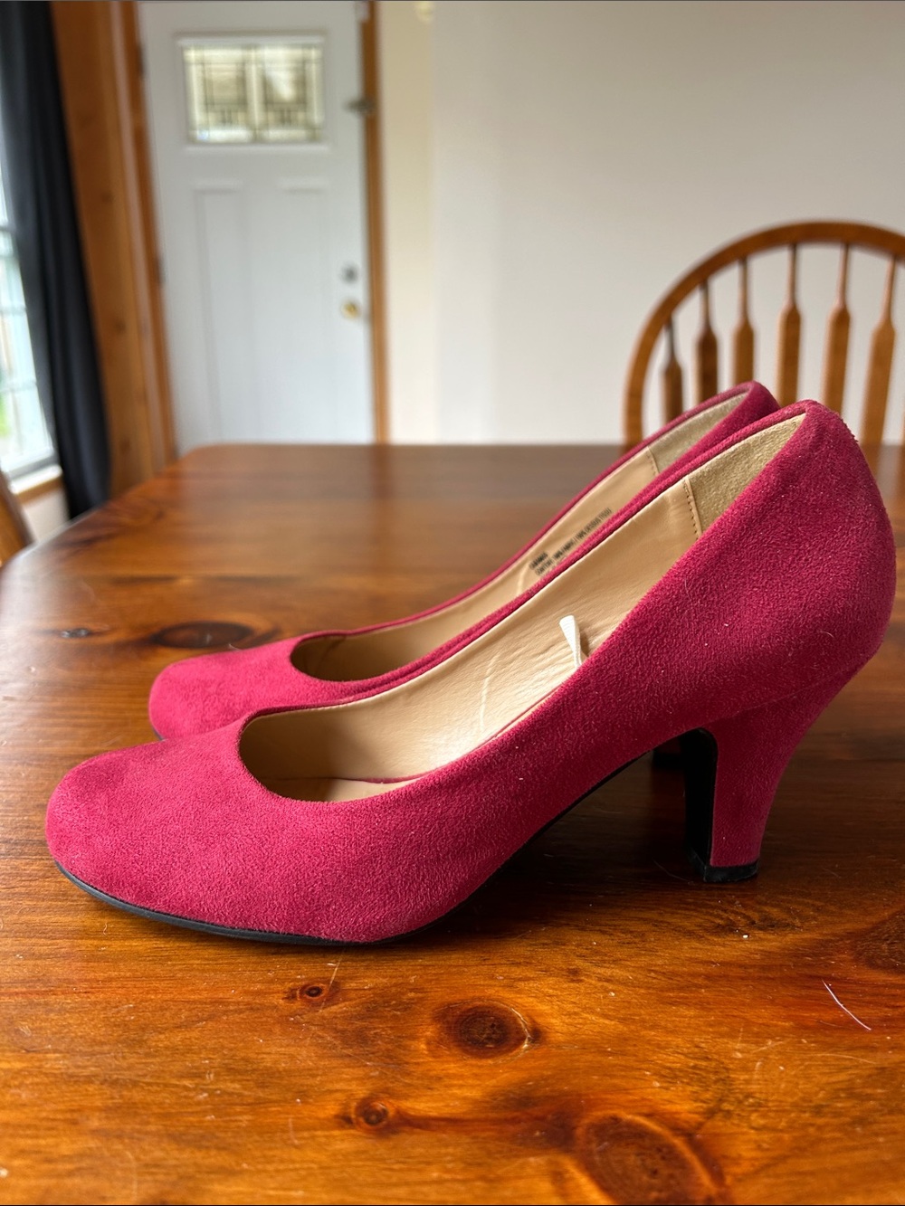 Reitmans faux Suede Mid Heel Pumps
